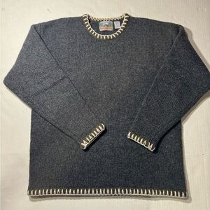 Women’s wool long sleeve crew neck sweater size small